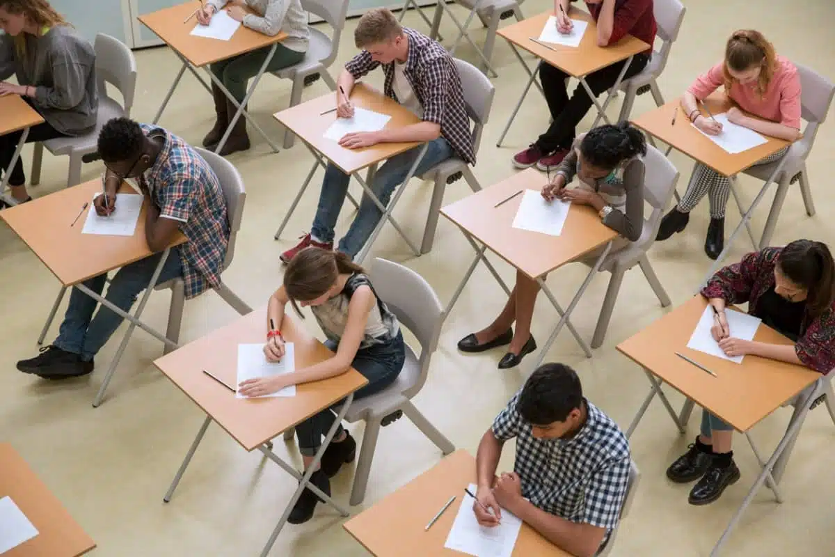 ircc-approves-pearson-test-of-english-for-canadian-immigration-applications-023285